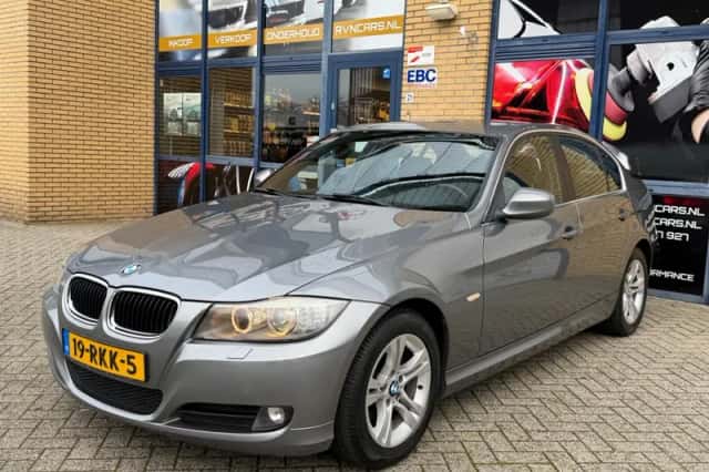 BMW 3-Serie (2011) thumbnail 2