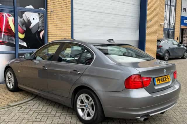 BMW 3-Serie (2011) thumbnail 3