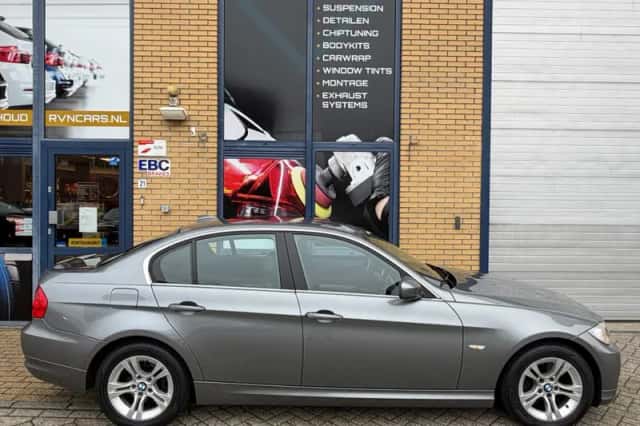 BMW 3-Serie (2011) thumbnail 6