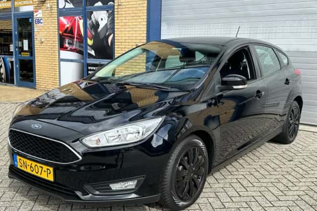 Ford Focus (2018) thumbnail 2