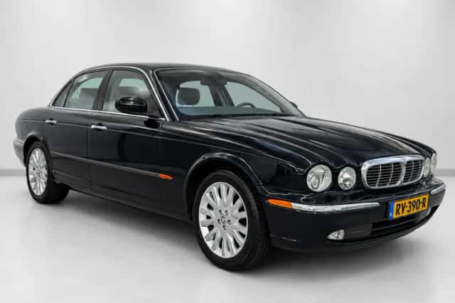 Jaguar XJ (2003) thumbnail 1