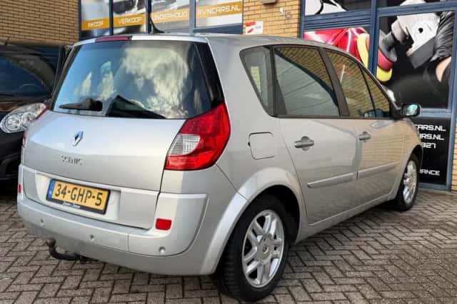 Renault Scénic (2008) thumbnail 4