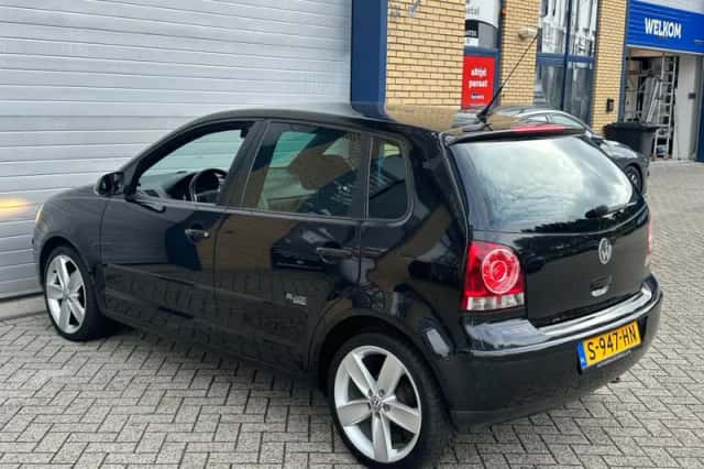 Volkswagen Polo (2008) thumbnail 3