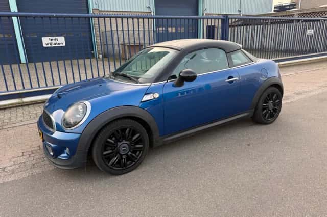 MINI Coupé (2011) thumbnail 1