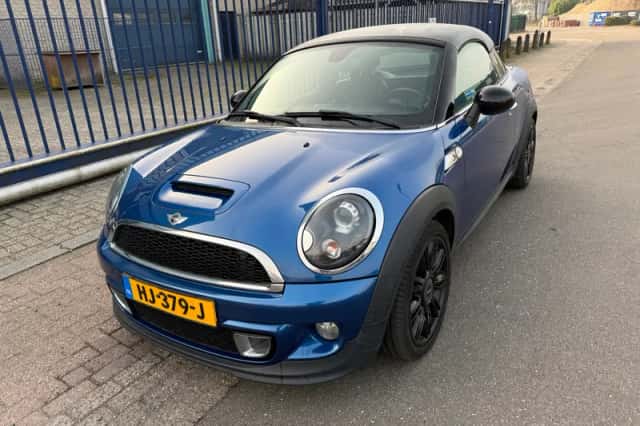 MINI Coupé (2011) thumbnail 2
