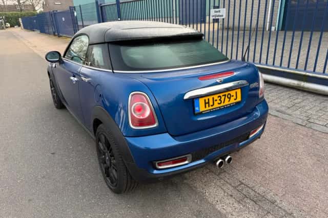 MINI Coupé (2011) thumbnail 4
