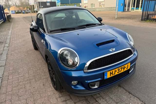 MINI Coupé (2011) thumbnail 6