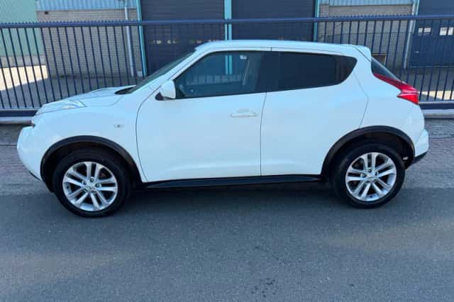 Nissan Juke (2013) thumbnail 3