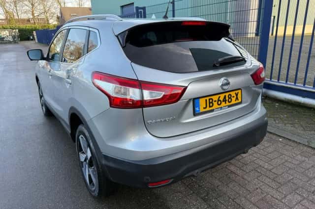 Nissan Qashqai (2016) thumbnail 4