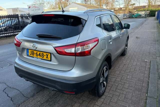 Nissan Qashqai (2016) thumbnail 5