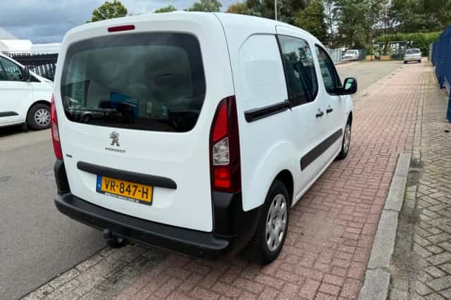 Peugeot Partner (2015) thumbnail 4