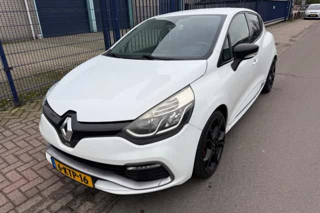 Renault Clio (2013) thumbnail 2