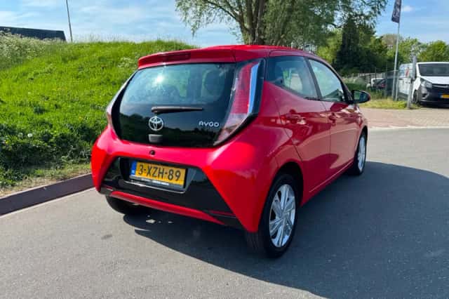 Toyota Aygo (2014) thumbnail 5