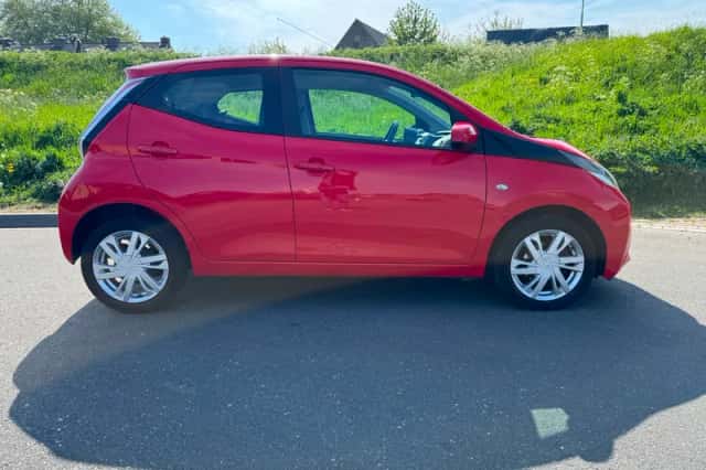 Toyota Aygo (2014) thumbnail 6