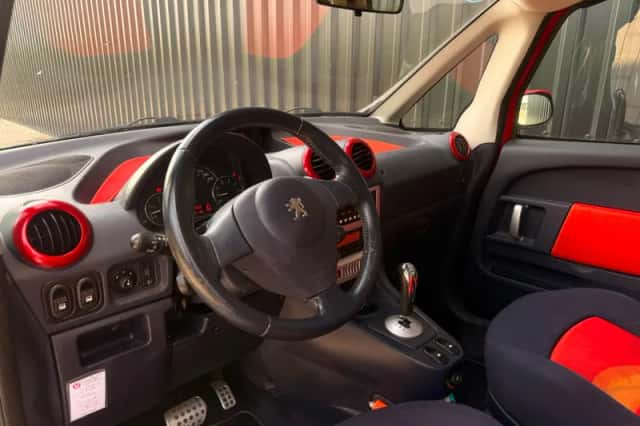 Peugeot 1007 (2008) thumbnail 4
