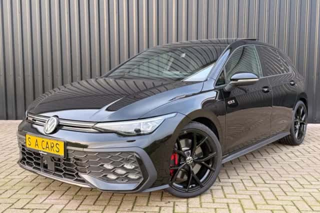 Volkswagen Golf (2024) thumbnail 1
