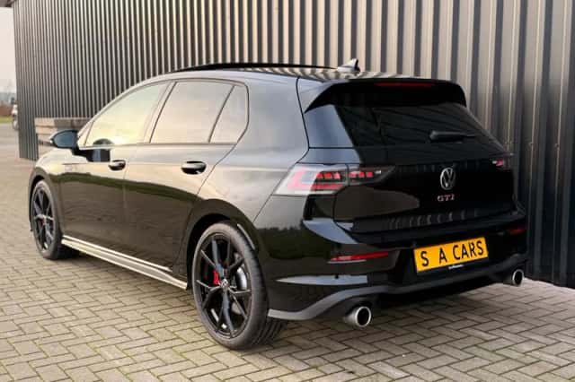 Volkswagen Golf (2024) thumbnail 2