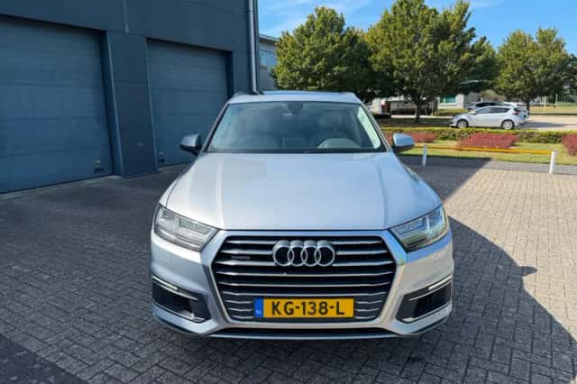 Audi Q7 (2016) thumbnail 2