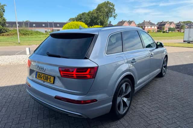 Audi Q7 (2016) thumbnail 5