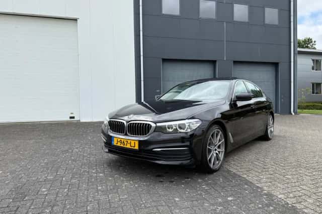 BMW 5-Serie (2017) thumbnail 1