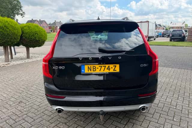 Volvo XC90 (2017) thumbnail 6