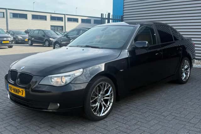 BMW 5-Serie (2009) thumbnail 1