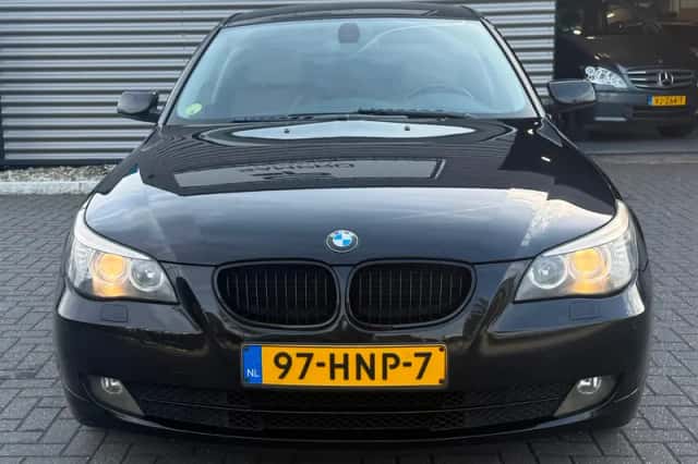 BMW 5-Serie (2009) thumbnail 2