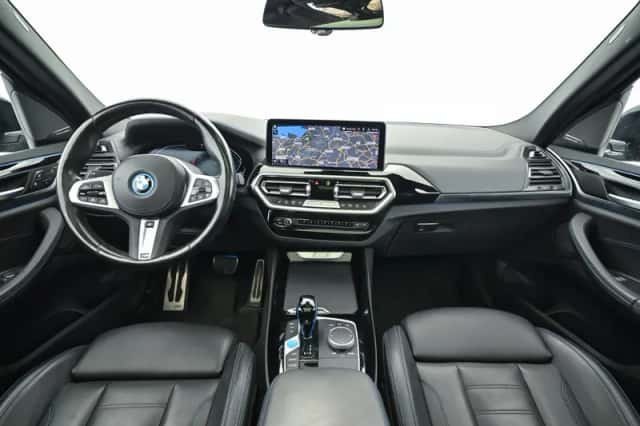 BMW iX3 (2022) thumbnail 3