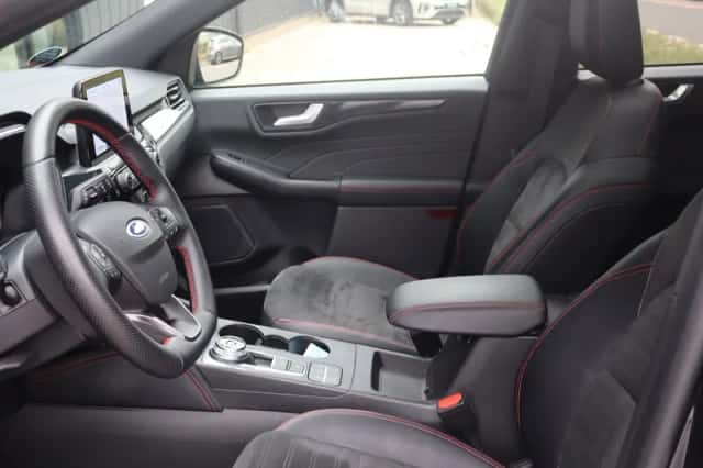 Ford Kuga (2022) thumbnail 3