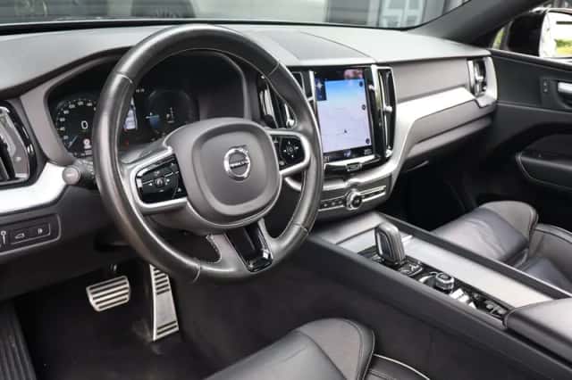 Volvo XC60 (2021) thumbnail 3