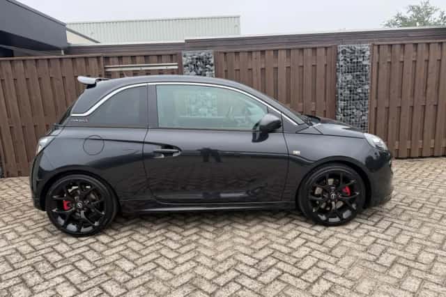 Opel Adam (2015) thumbnail 3