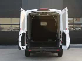 Ford Transit (2023) thumbnail 4
