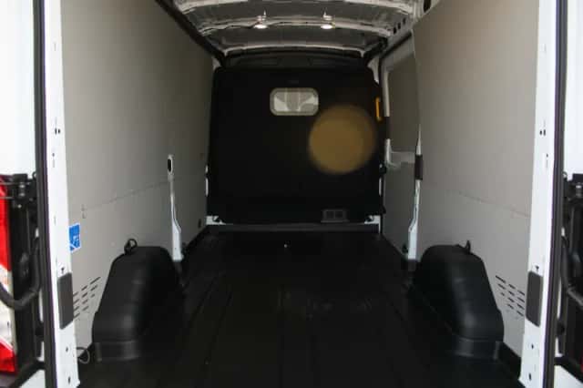 Ford Transit (2023) thumbnail 5