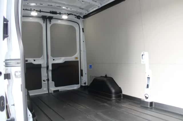 Ford Transit (2023) thumbnail 6