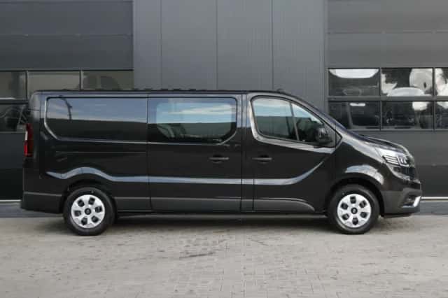 Renault Trafic (2023) thumbnail 4