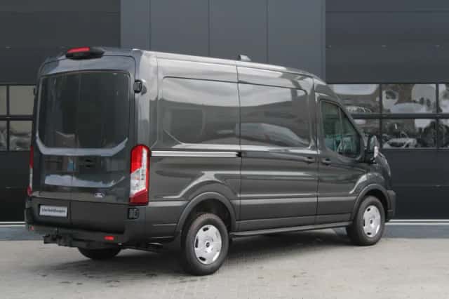 Ford Transit (2024) thumbnail 3