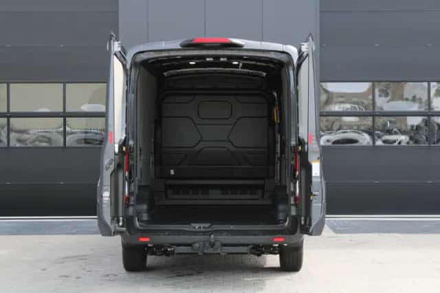 Ford Transit (2024) thumbnail 4