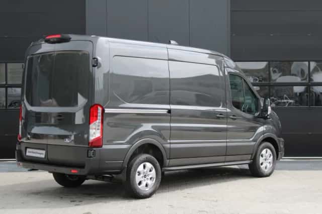 Ford Transit (2023) thumbnail 3