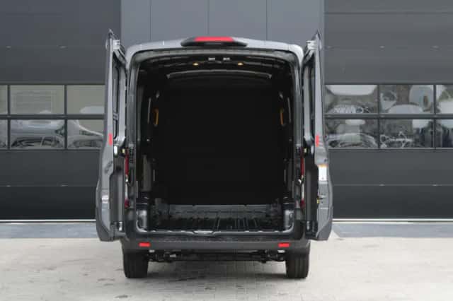 Ford Transit (2023) thumbnail 4