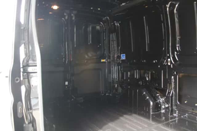 Ford Transit (2023) thumbnail 6