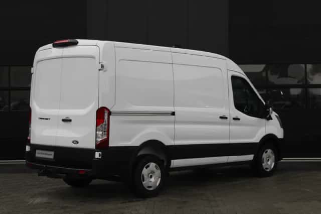 Ford Transit (2023) thumbnail 3