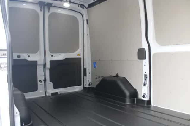 Ford Transit (2023) thumbnail 6