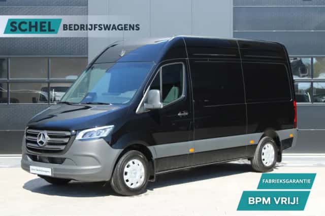 Mercedes-Benz Sprinter (2024) thumbnail 1