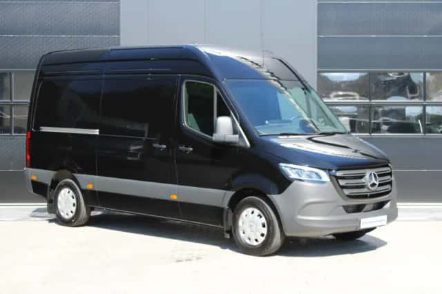 Mercedes-Benz Sprinter (2024) thumbnail 3