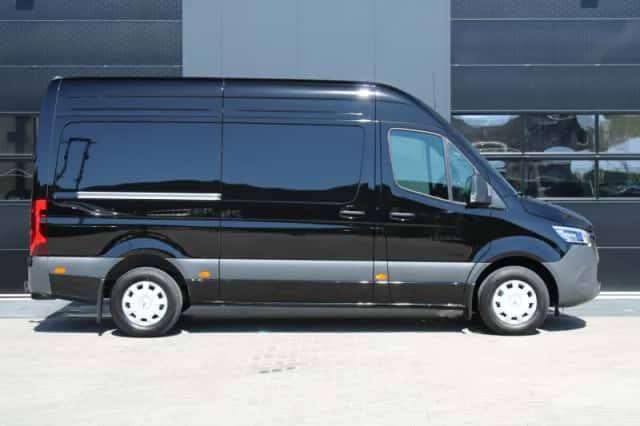 Mercedes-Benz Sprinter (2024) thumbnail 4