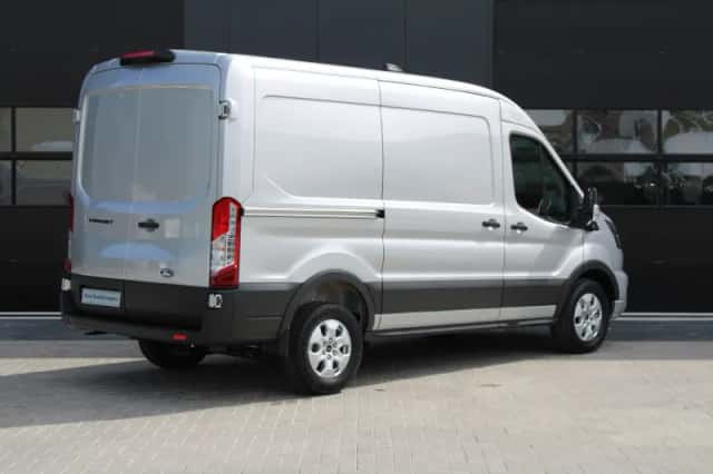 Ford Transit (2023) thumbnail 3