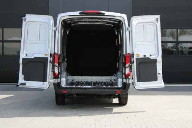 Ford Transit (2023) thumbnail 4