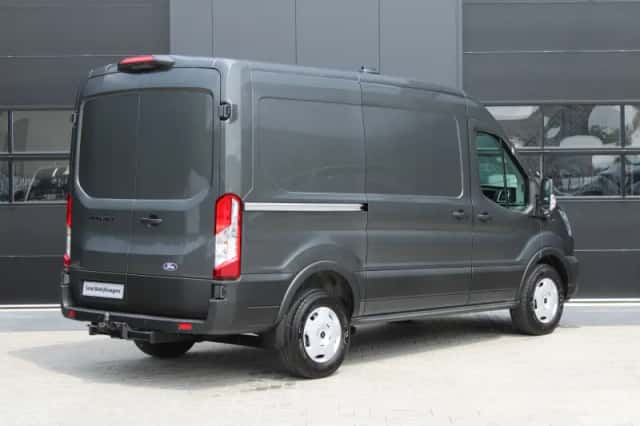 Ford Transit (2024) thumbnail 3