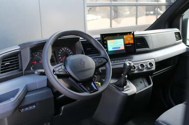 Renault Master (2024) thumbnail 2