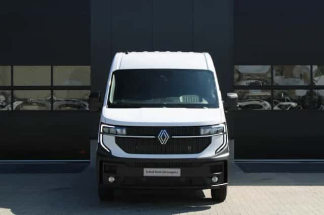 Renault Master (2024) thumbnail 2
